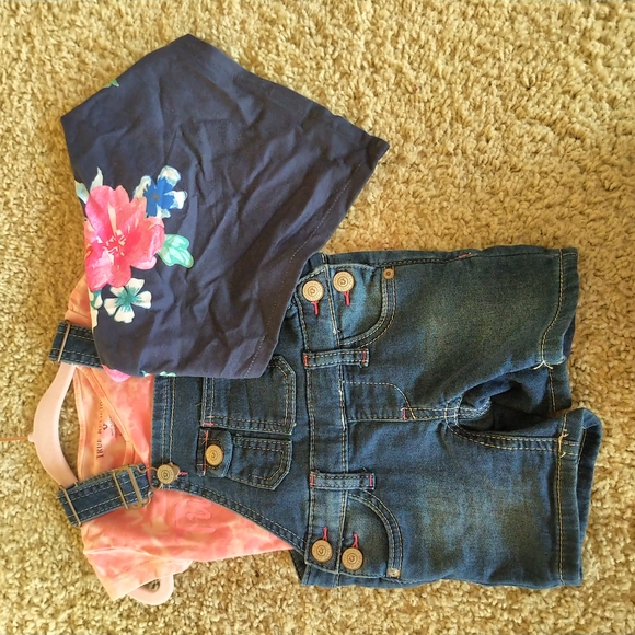 True Religion Baby Girl 3 Piece Set 9 mths- EUC - Picture 10 of 13
